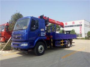 東風(fēng)柳汽乘龍8噸隨車(chē)吊