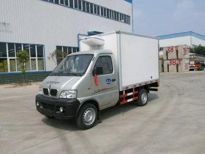 金杯2.9米貨廂冷藏車(chē)